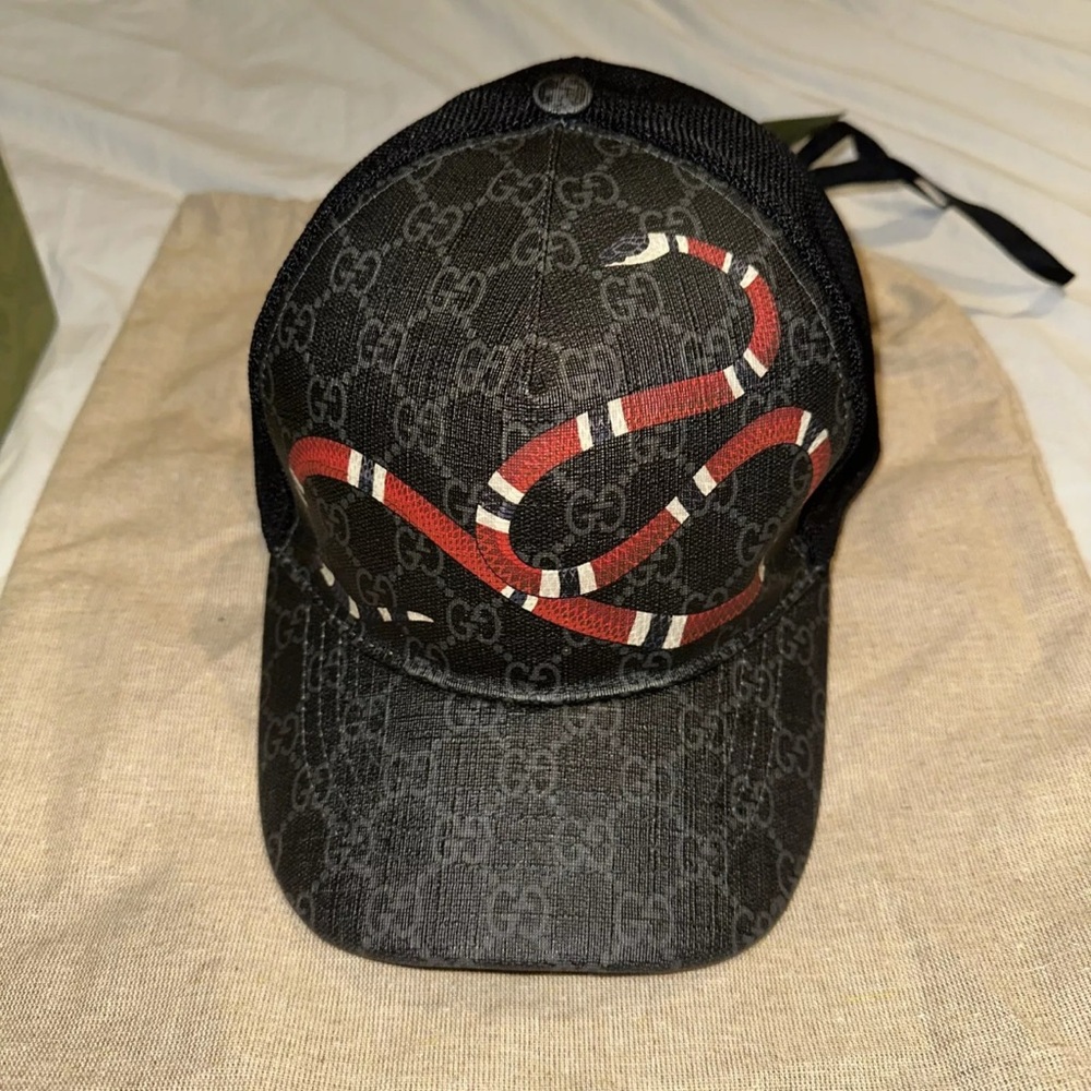 Gucci Black Snake Print Cap